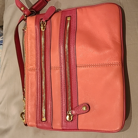Coach Handbags - Vintage Coach mini crossbody leather fushia / salmon pink contrast